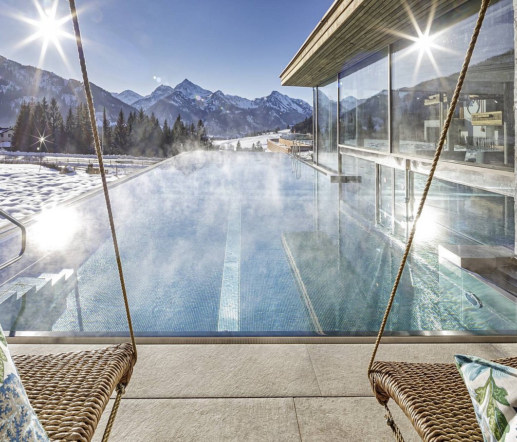 Hotel with pool, Tannheimer Tal: Bergblick****S